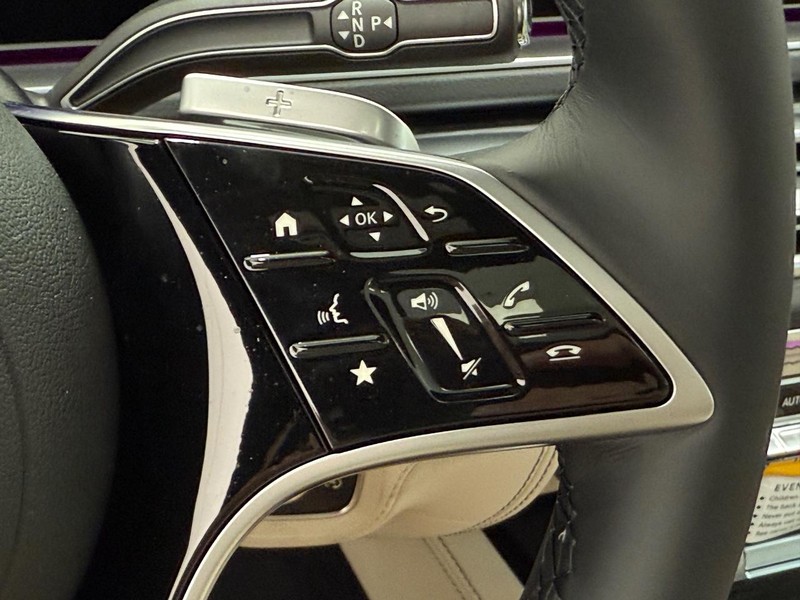 Mercedes-Benz GLE Vehicle Image 12