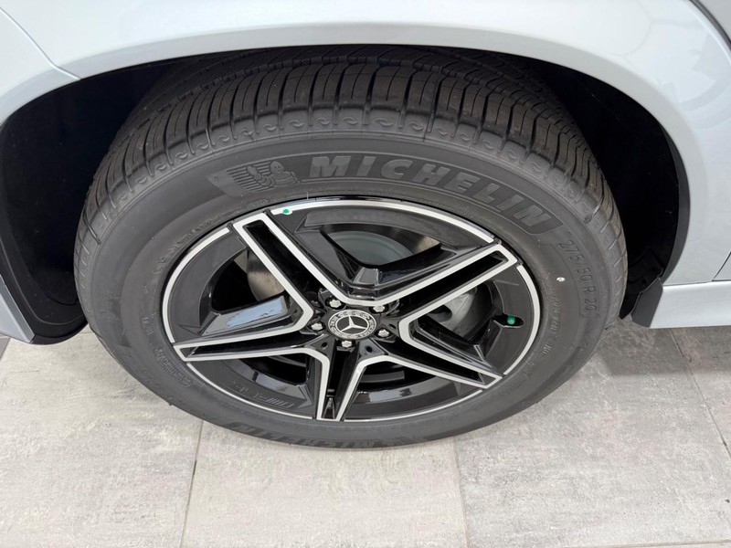 Mercedes-Benz GLE Vehicle Image 3