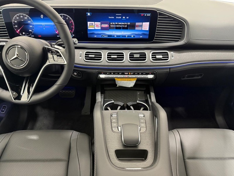 Mercedes-Benz GLE Vehicle Image 6