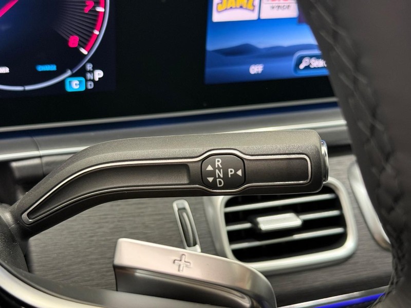 Mercedes-Benz GLE Vehicle Image 13