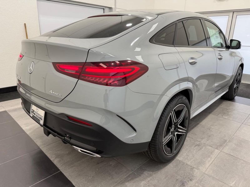 Mercedes-Benz GLE Vehicle Image 2