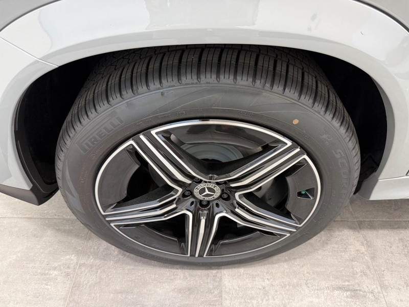 Mercedes-Benz GLE Vehicle Image 3