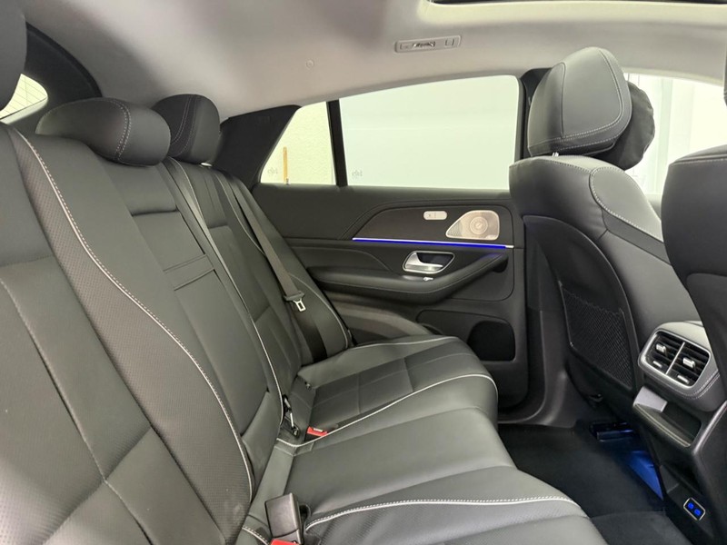 Mercedes-Benz GLE Vehicle Image 5