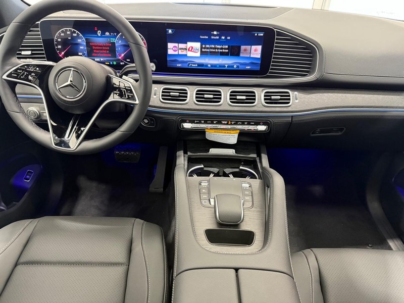 Mercedes-Benz GLE Vehicle Image 6