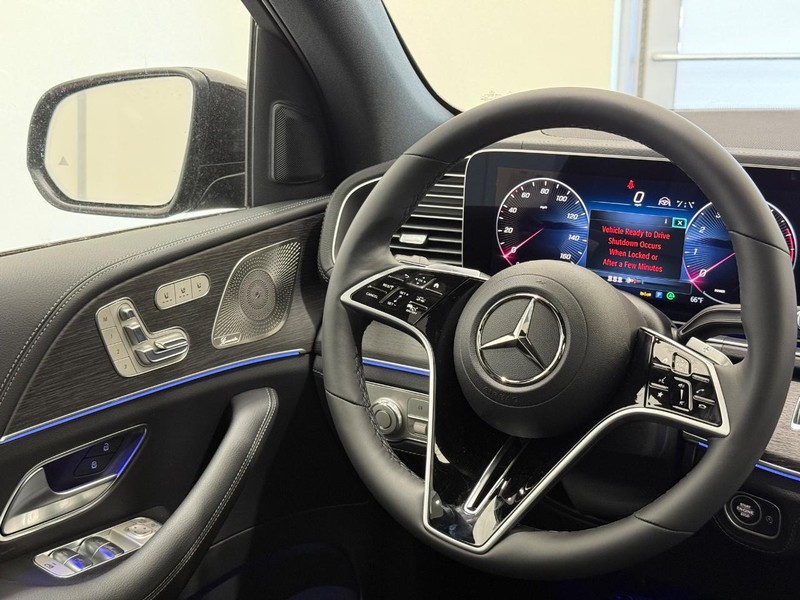 Mercedes-Benz GLE Vehicle Image 8