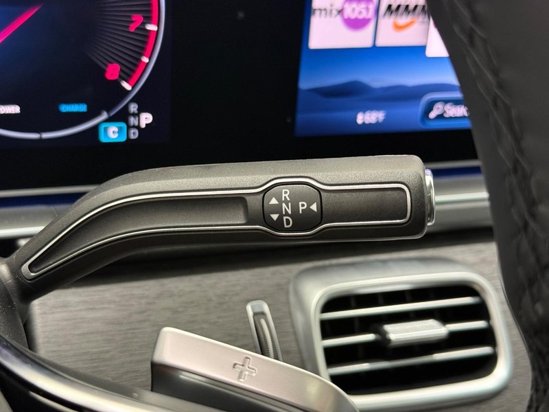 Mercedes-Benz GLE Vehicle Image 13