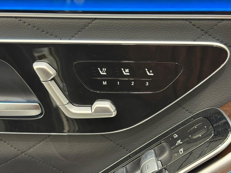 Mercedes-Benz S-Class Vehicle Image 10