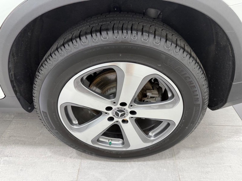 Mercedes-Benz GLC Vehicle Image 5