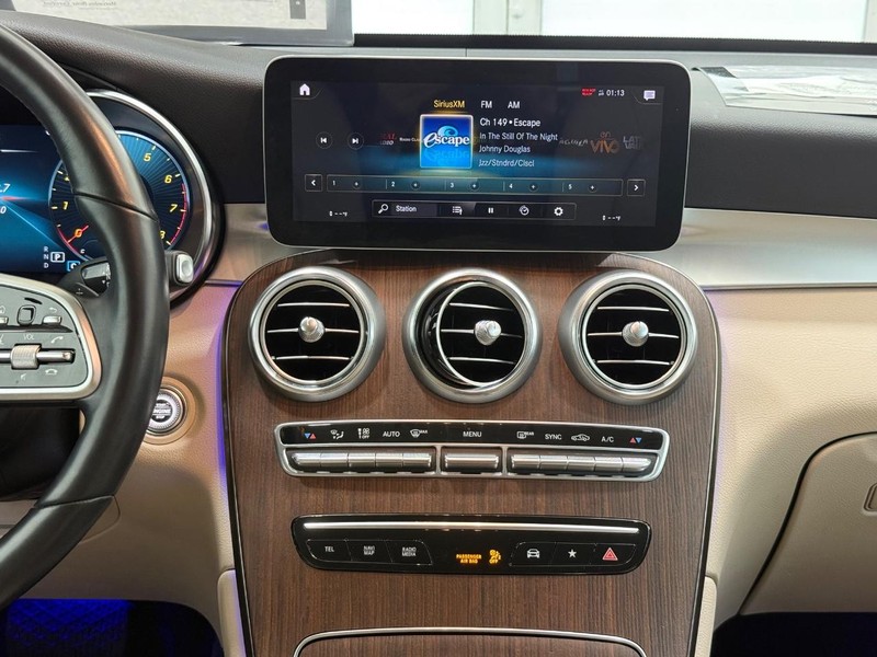 Mercedes-Benz GLC Vehicle Image 9