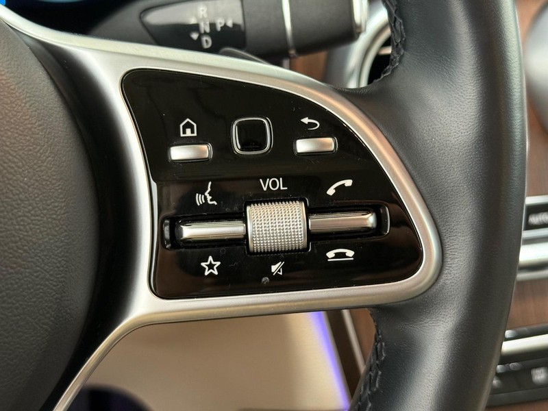 Mercedes-Benz GLC Vehicle Image 16