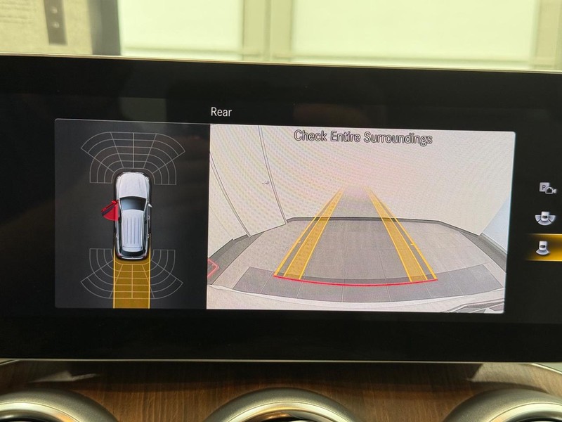 Mercedes-Benz GLC Vehicle Image 18