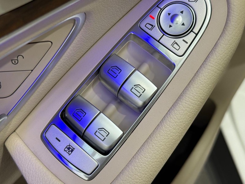 Mercedes-Benz GLC Vehicle Image 19