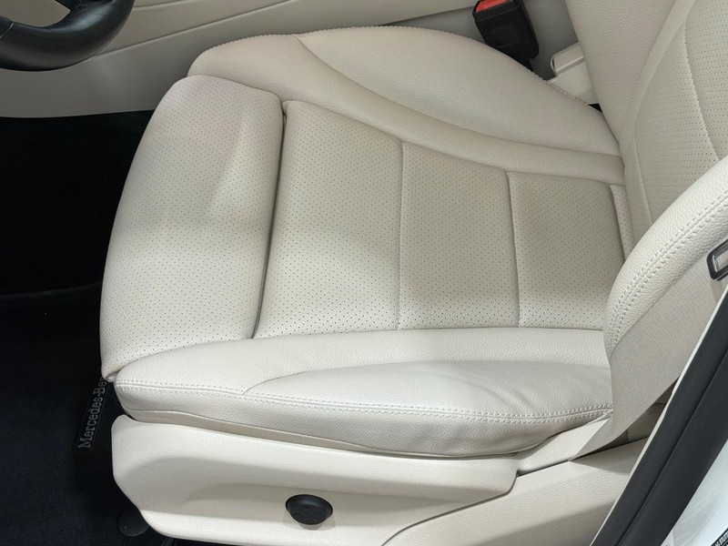 Mercedes-Benz GLC Vehicle Image 20