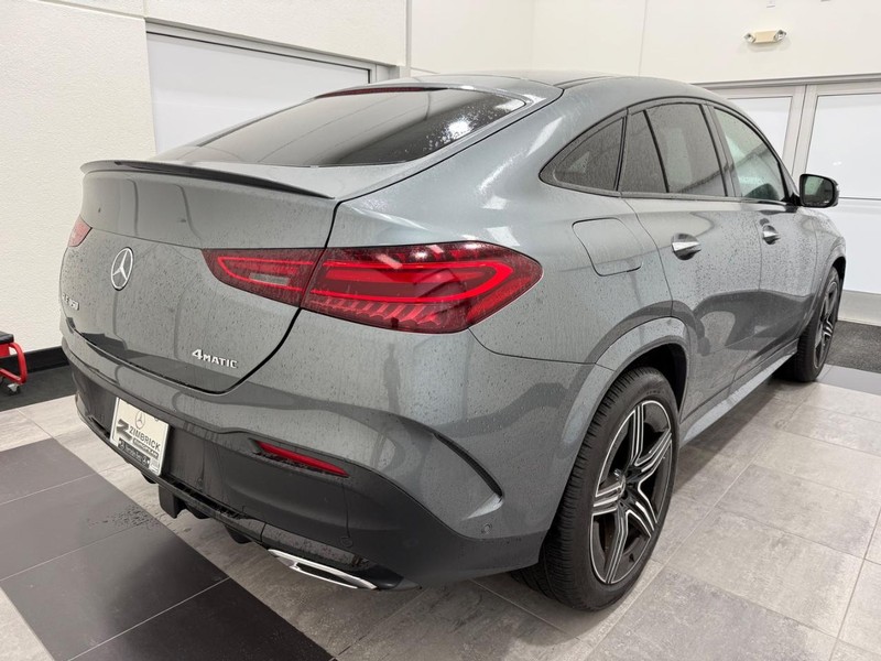 Mercedes-Benz GLE Vehicle Image 2