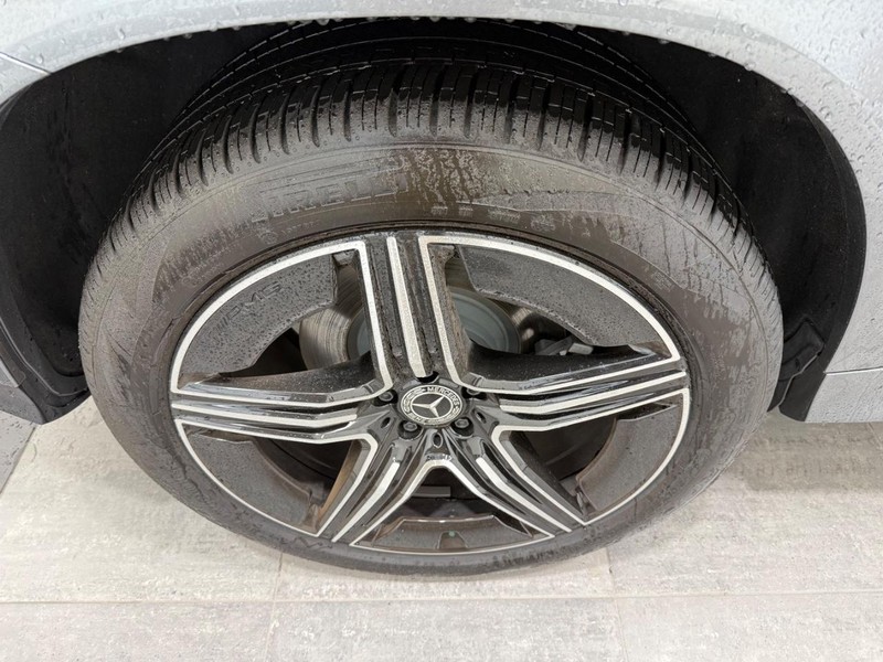 Mercedes-Benz GLE Vehicle Image 3