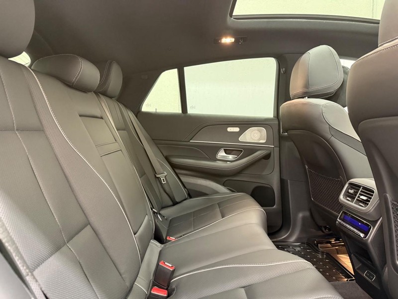 Mercedes-Benz GLE Vehicle Image 4