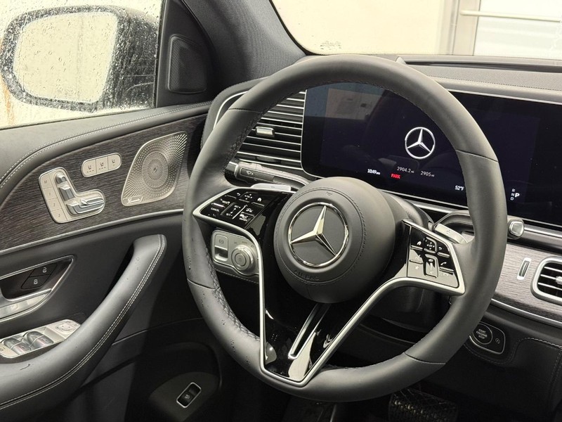 Mercedes-Benz GLE Vehicle Image 7