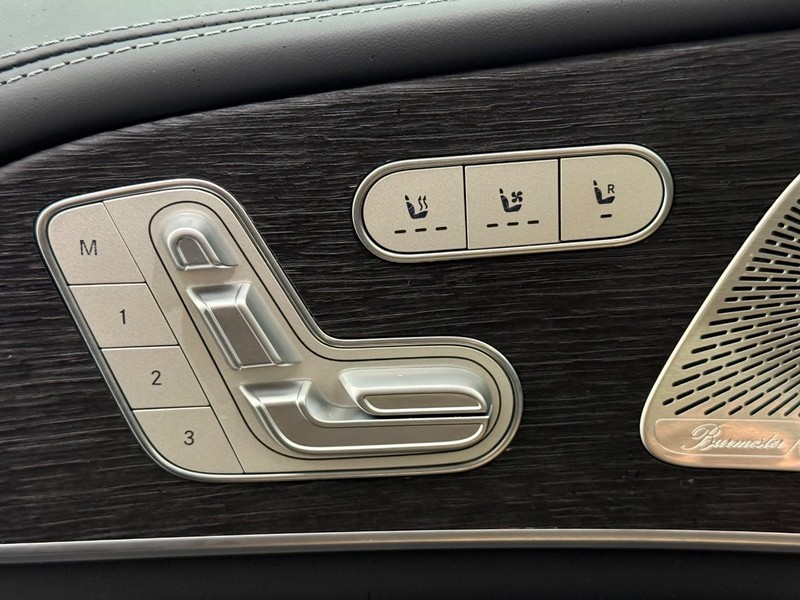 Mercedes-Benz GLE Vehicle Image 9