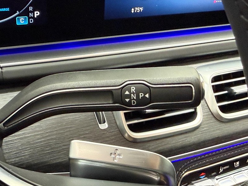 Mercedes-Benz GLE Vehicle Image 12