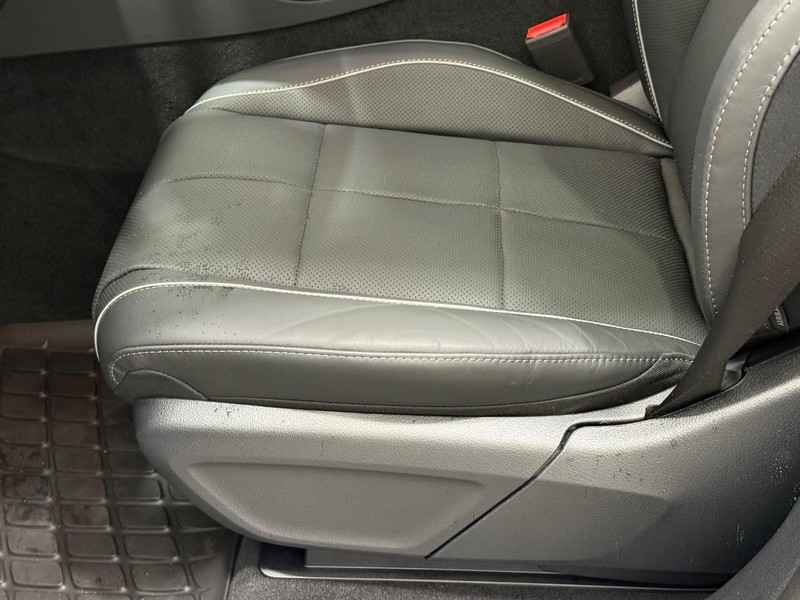 Mercedes-Benz GLE Vehicle Image 16