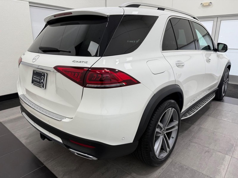 Mercedes-Benz GLE Vehicle Image 2