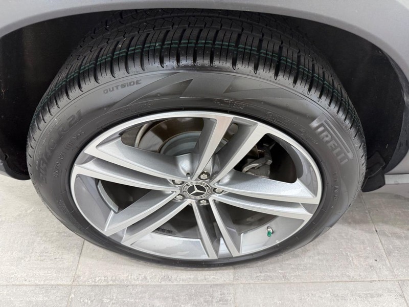 Mercedes-Benz GLE Vehicle Image 3