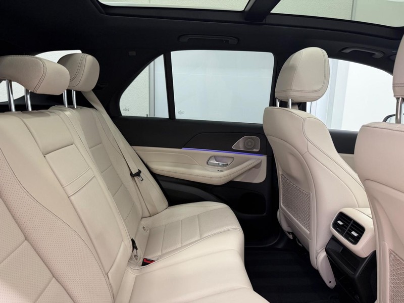 Mercedes-Benz GLE Vehicle Image 4