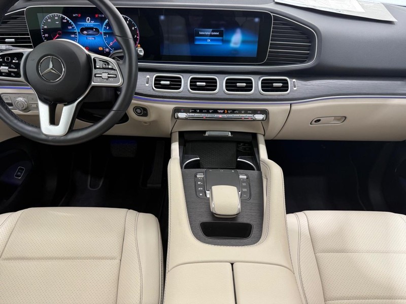 Mercedes-Benz GLE Vehicle Image 5