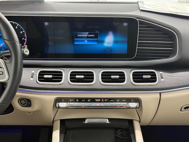 Mercedes-Benz GLE Vehicle Image 6