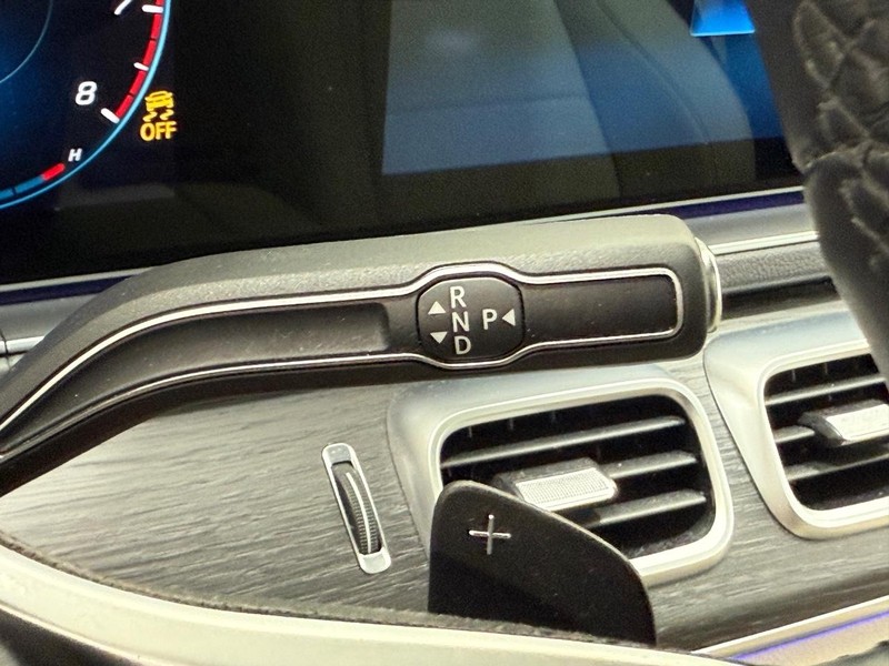 Mercedes-Benz GLE Vehicle Image 12