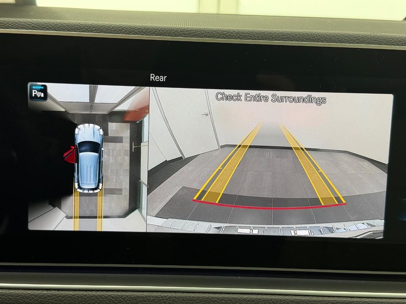 Mercedes-Benz GLE Vehicle Image 13