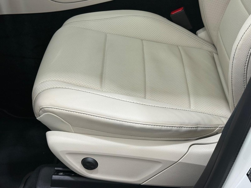 Mercedes-Benz GLE Vehicle Image 15