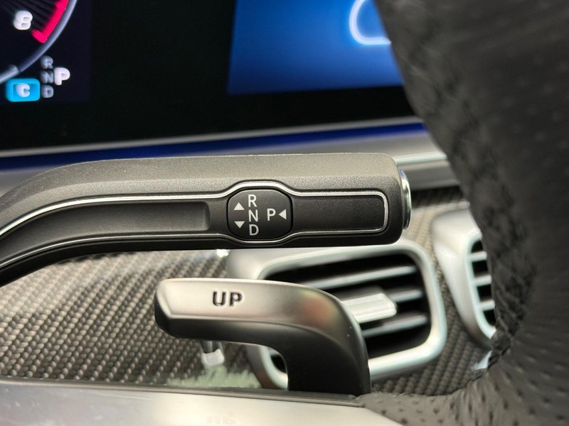 Mercedes-Benz GLE Vehicle Image 13