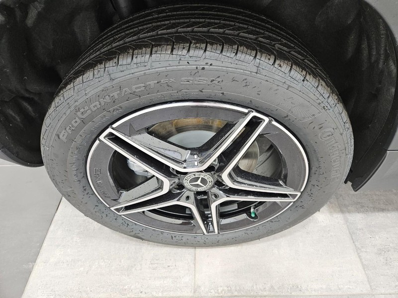 Mercedes-Benz GLA Vehicle Image 3