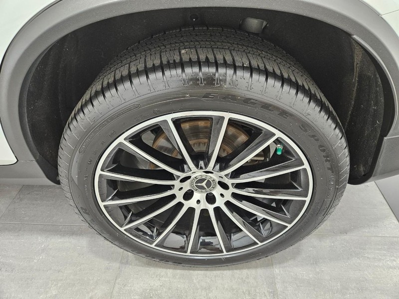 Mercedes-Benz GLC Vehicle Image 5