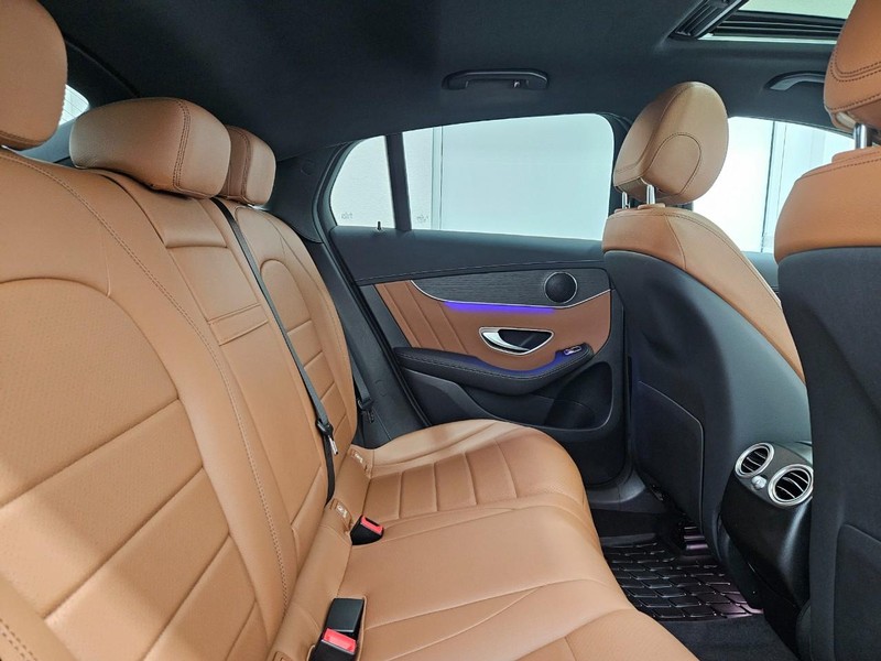 Mercedes-Benz GLC Vehicle Image 8