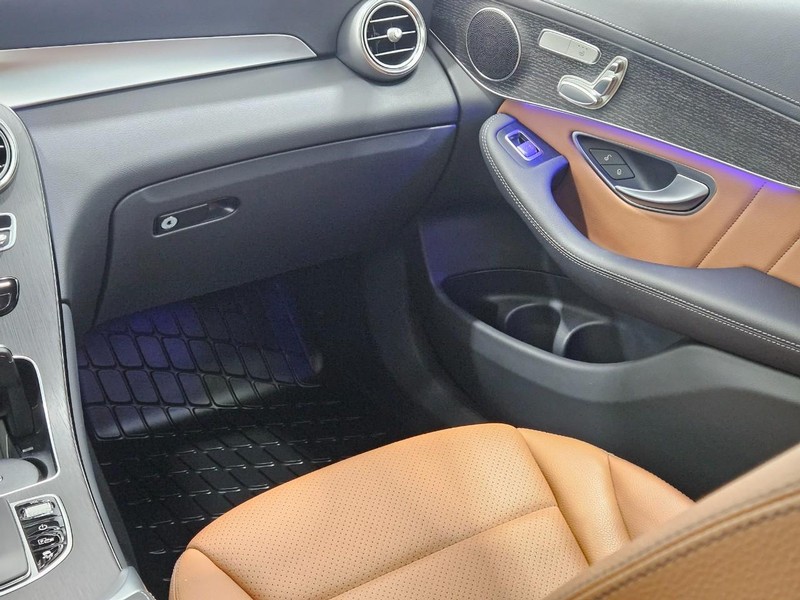Mercedes-Benz GLC Vehicle Image 12