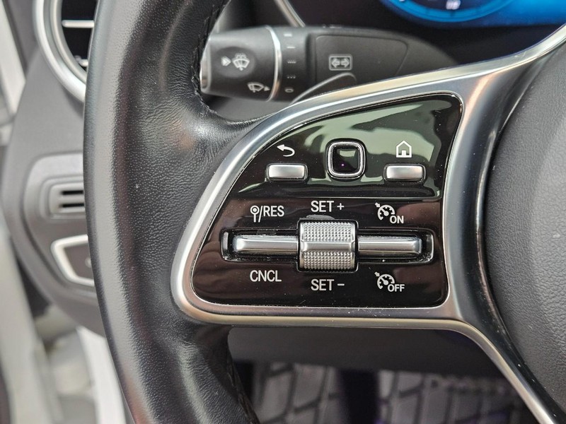 Mercedes-Benz GLC Vehicle Image 14