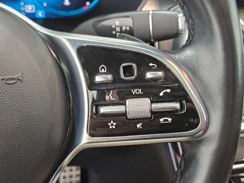 Mercedes-Benz GLC Vehicle Image 15