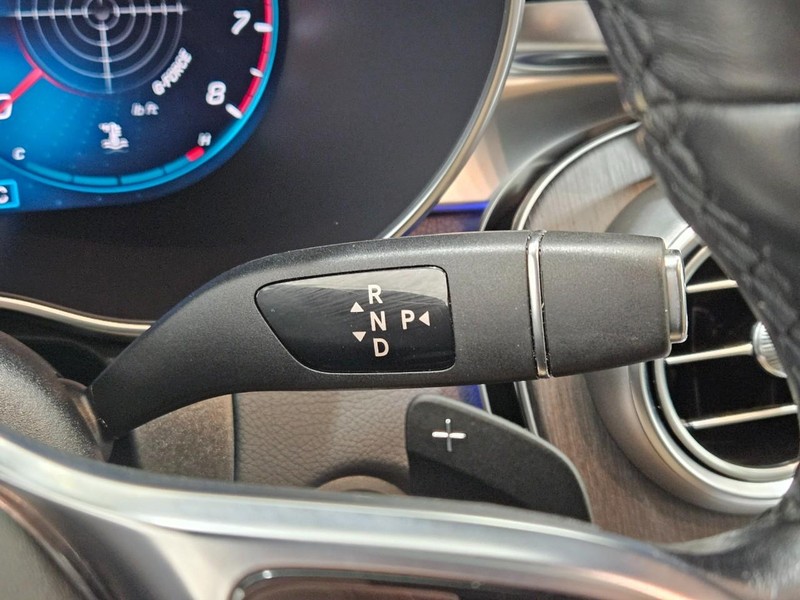Mercedes-Benz GLC Vehicle Image 16