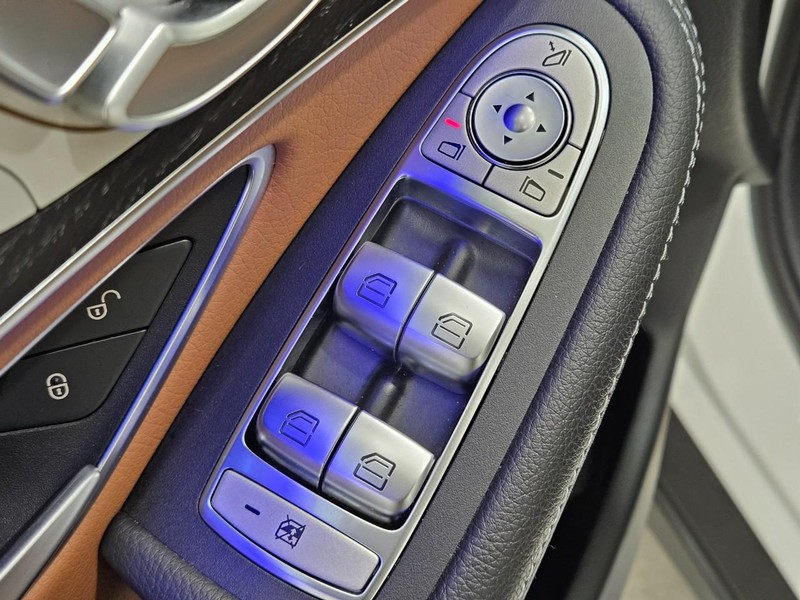 Mercedes-Benz GLC Vehicle Image 18
