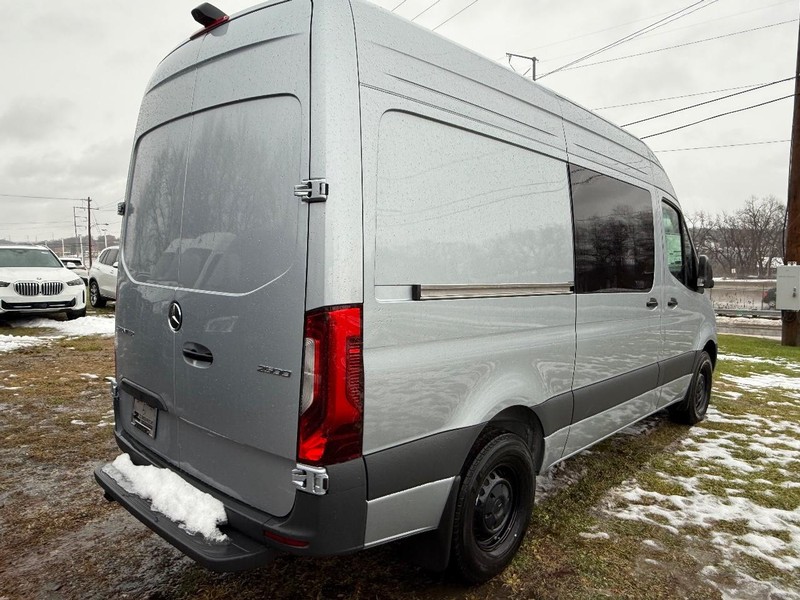 Mercedes-Benz Sprinter Van Vehicle Image 3