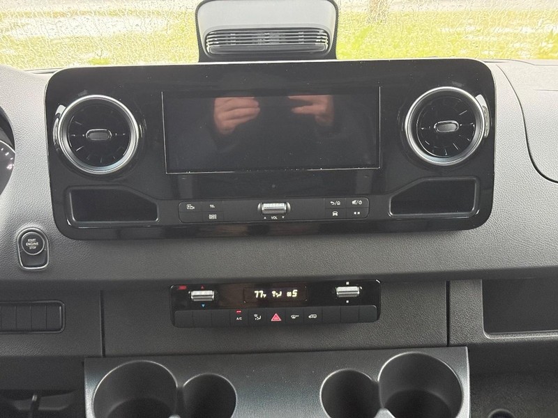 Mercedes-Benz Sprinter Van Vehicle Image 7