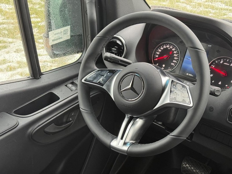 Mercedes-Benz Sprinter Van Vehicle Image 8