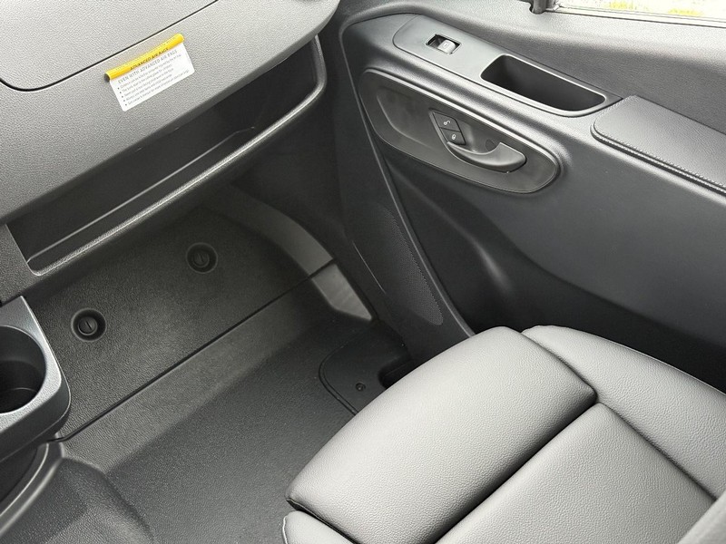 Mercedes-Benz Sprinter Van Vehicle Image 9