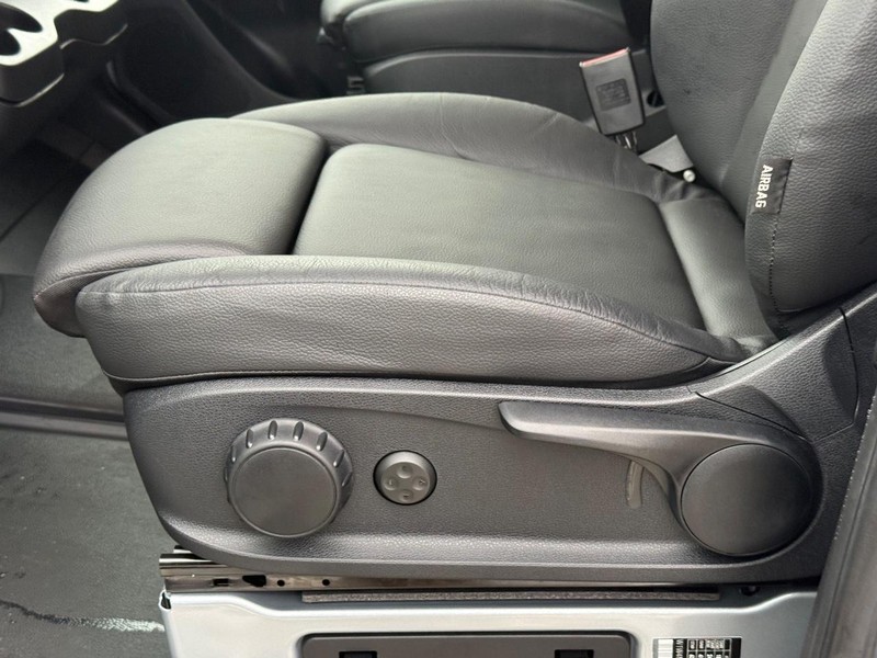 Mercedes-Benz Sprinter Van Vehicle Image 16