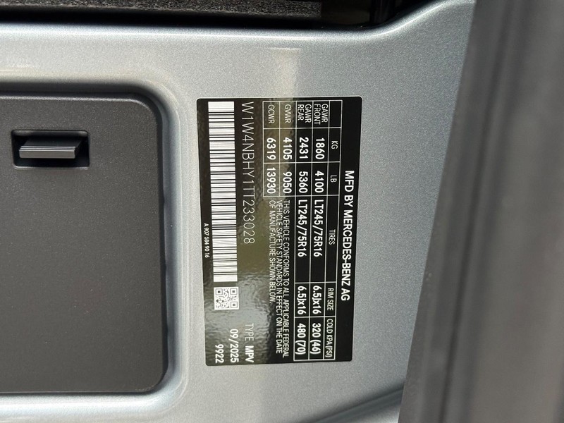 Mercedes-Benz Sprinter Van Vehicle Image 17