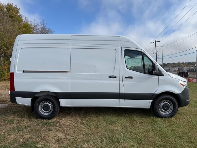 Mercedes-Benz Sprinter Van Vehicle Image 2