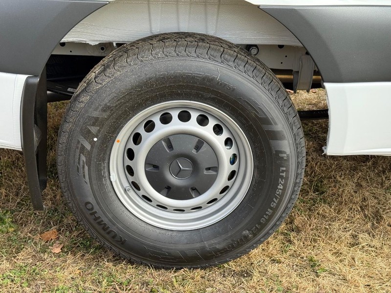 Mercedes-Benz Sprinter Van Vehicle Image 4