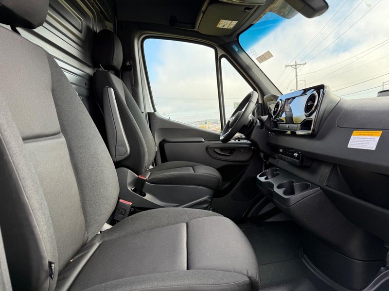 Mercedes-Benz Sprinter Van Vehicle Image 6